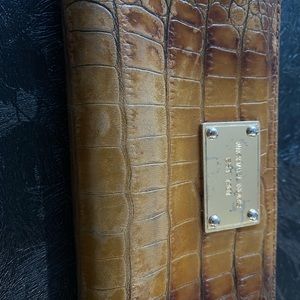 Micheal Kor Tanned wallet